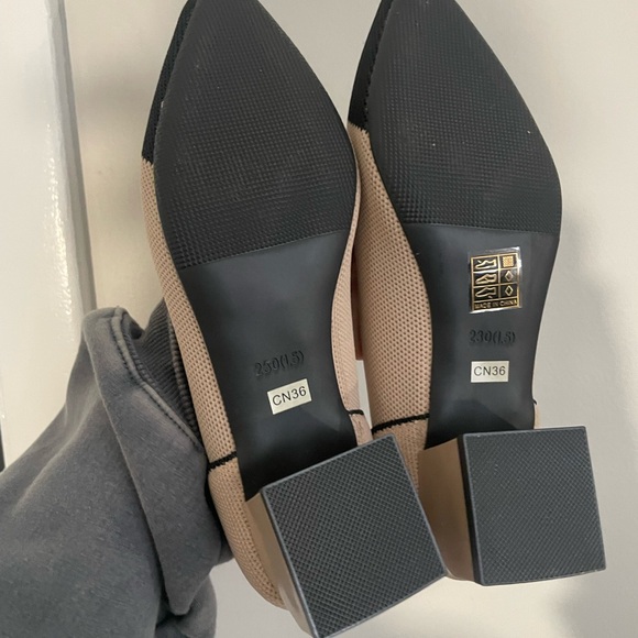 Two Tone Shoe - Picture 4 of 5